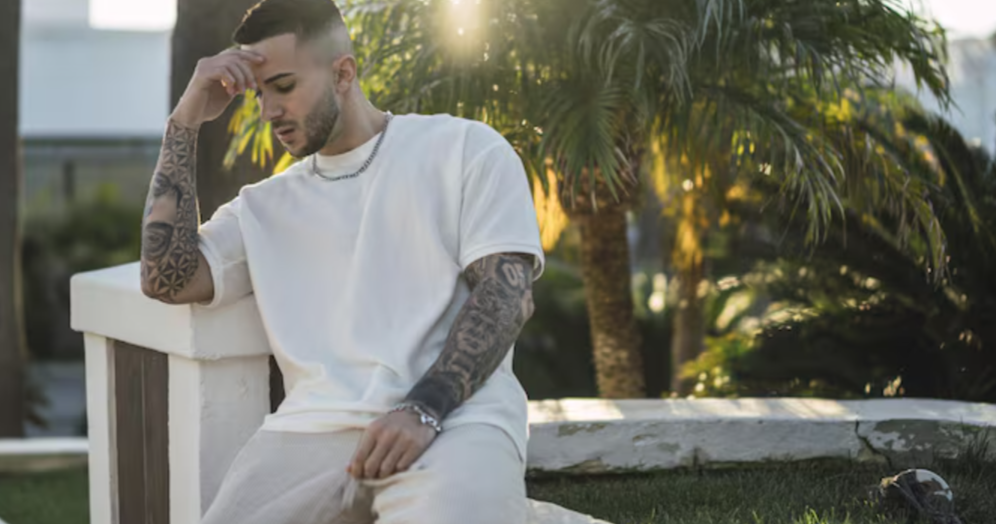 10 Ways to Style an Oversized T-Shirt for Men in 2025